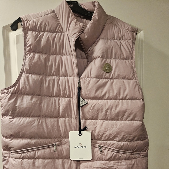 Moncler Matte Pink Down Vest Size 4– NWT $1050 Retail $950